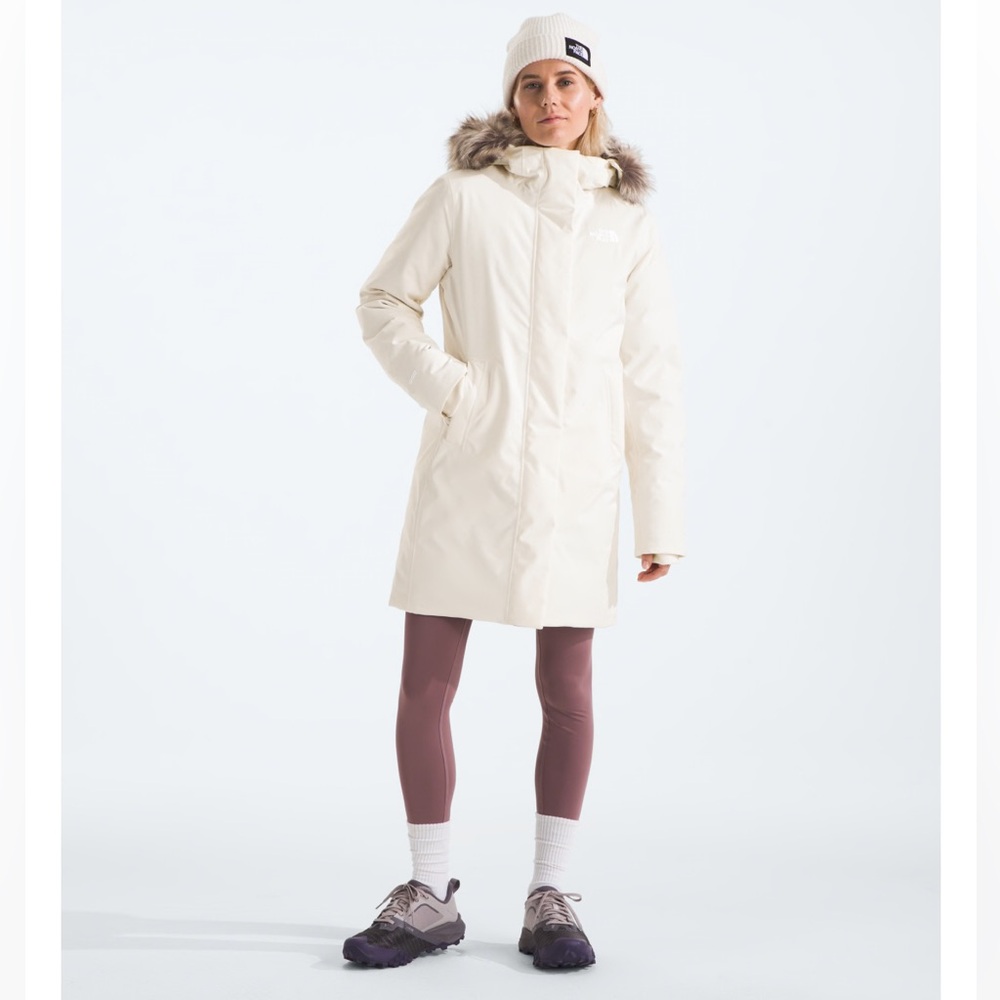 The North Face 
Women’s Arctic Parka in Gardenia White
Size Large